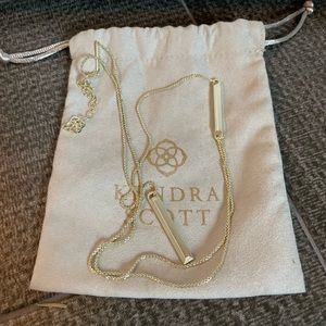 Kendra Scott Gold Necklace, perfect condition!